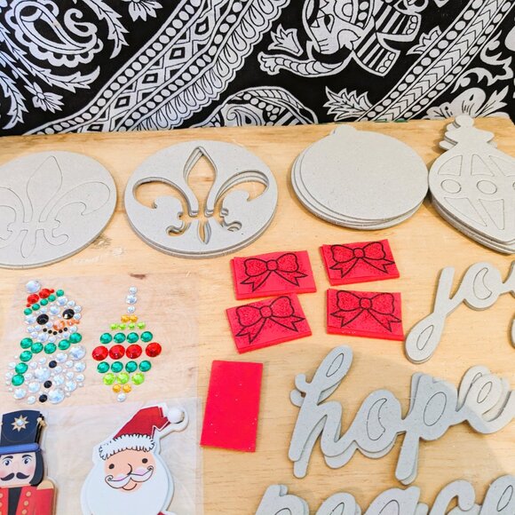 Christmas Paper Crafting Accessories Bundle - Picture 3 of 5